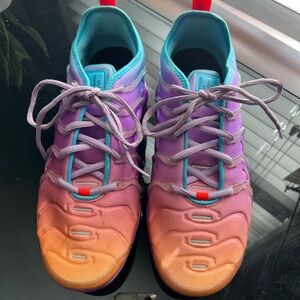 Nike Air VaporMax Plus - Women’s Size 9.5 - Gradient Sunset - Great Condition!
